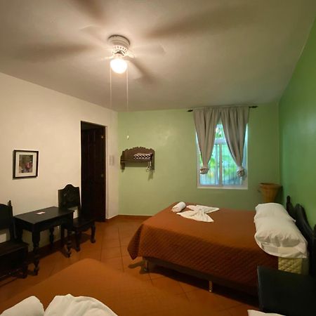 Mikaso Hotel San Pedro La Laguna Phòng bức ảnh