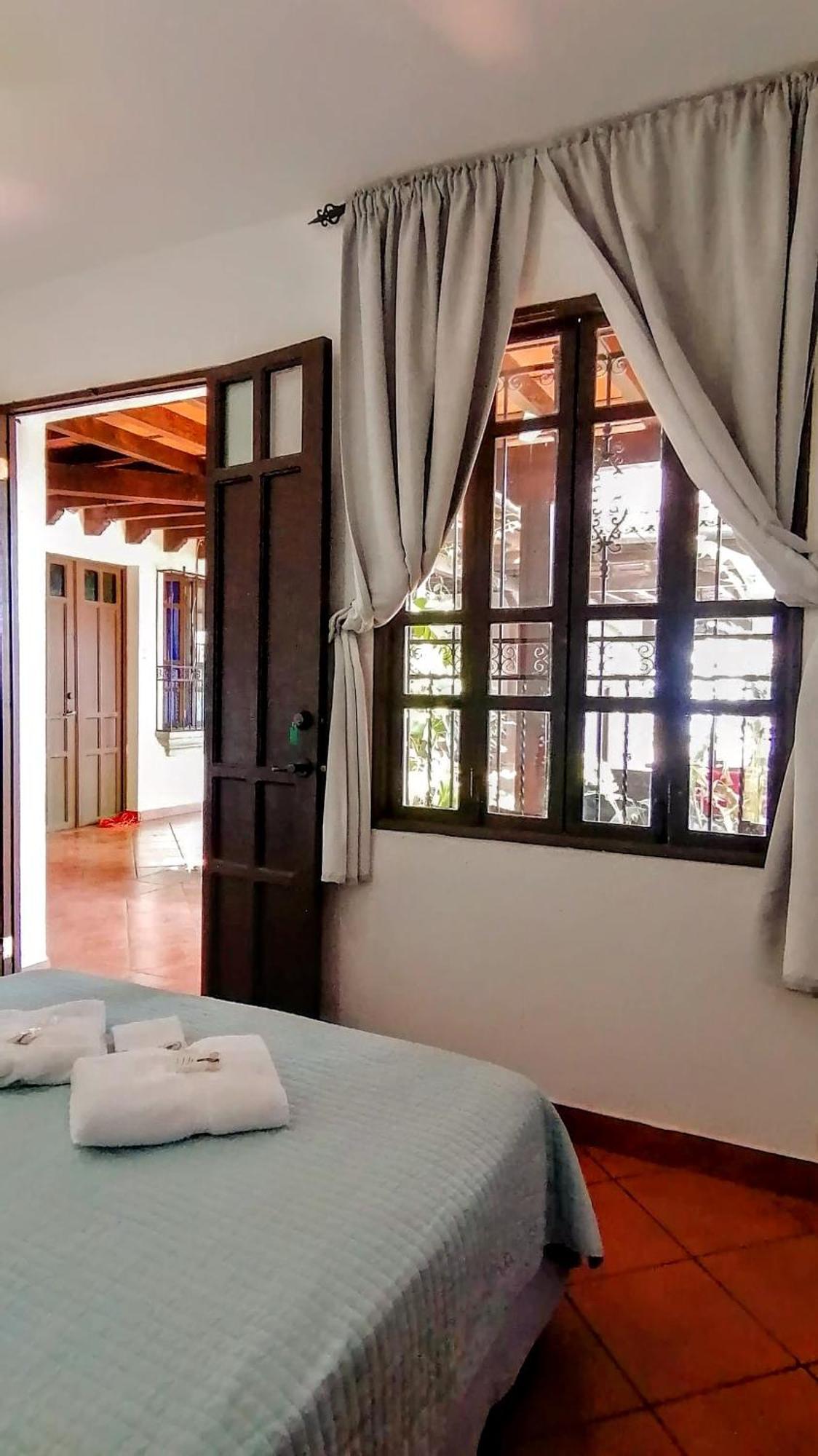 Mikaso Hotel San Pedro La Laguna Ngoại thất bức ảnh
