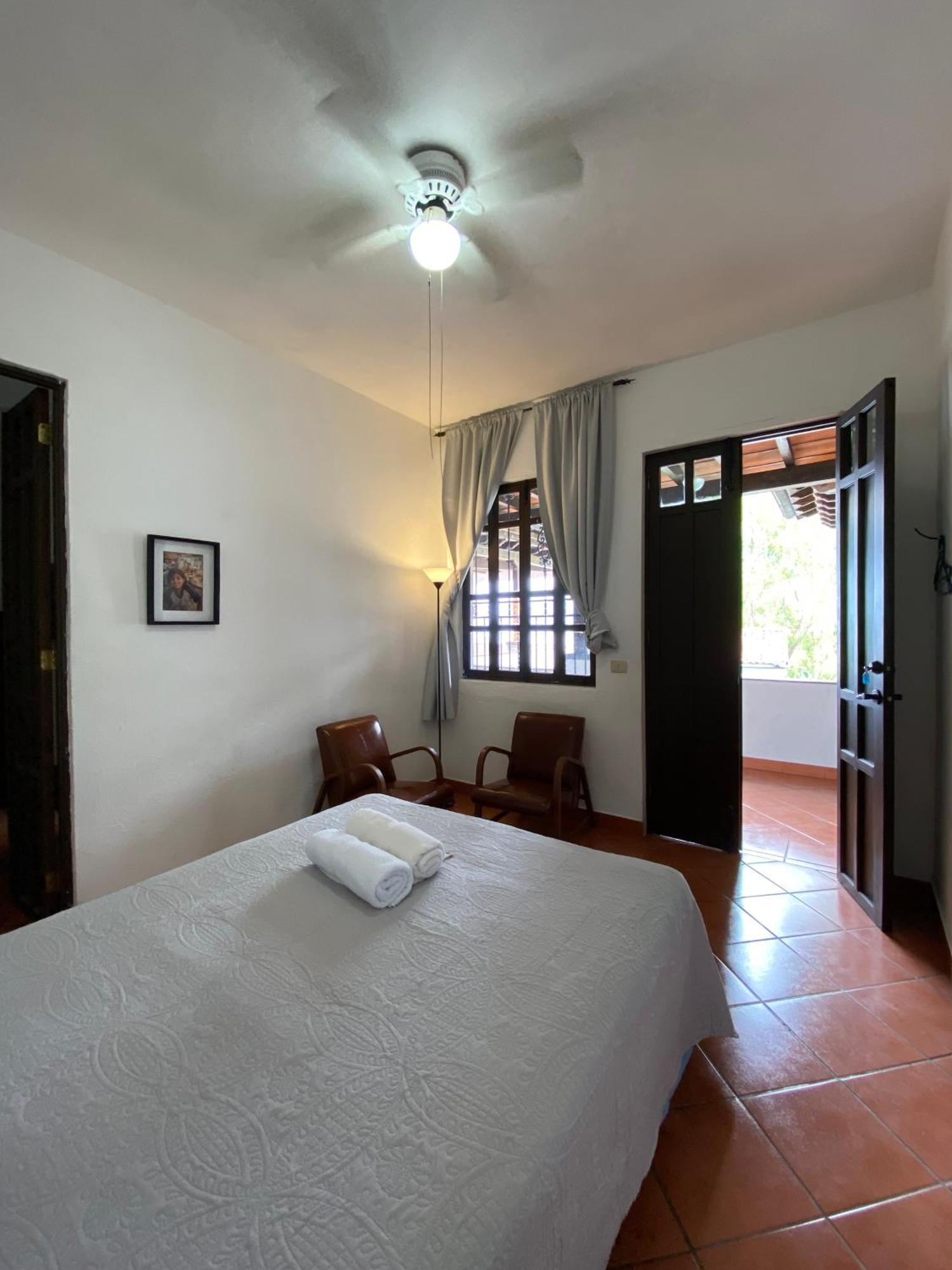 Mikaso Hotel San Pedro La Laguna Ngoại thất bức ảnh