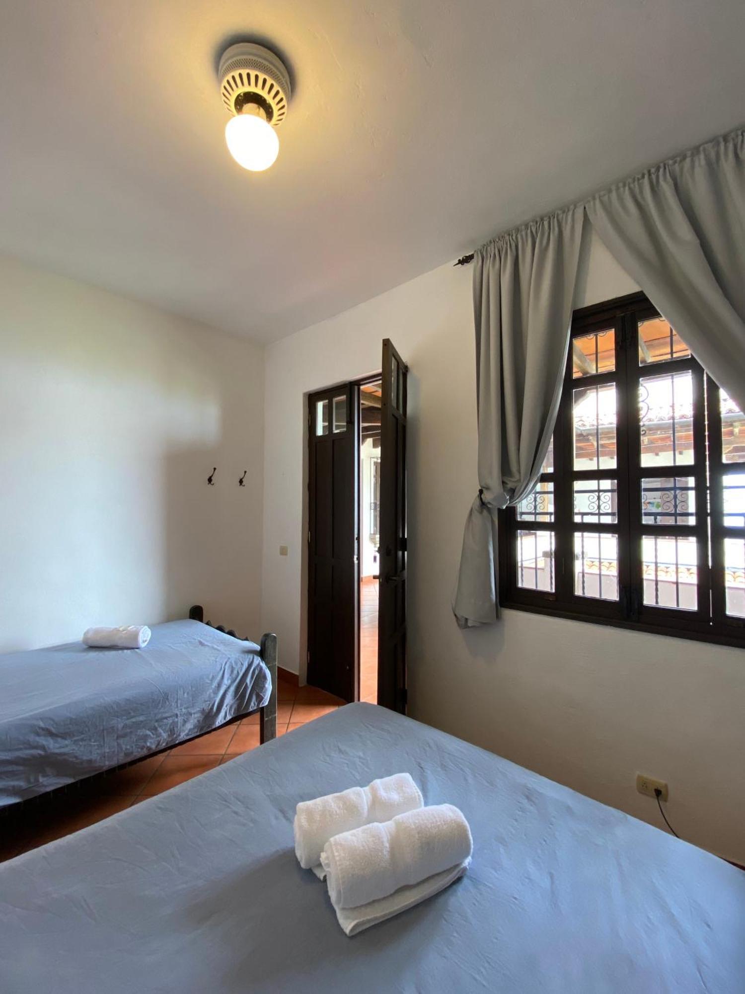 Mikaso Hotel San Pedro La Laguna Ngoại thất bức ảnh