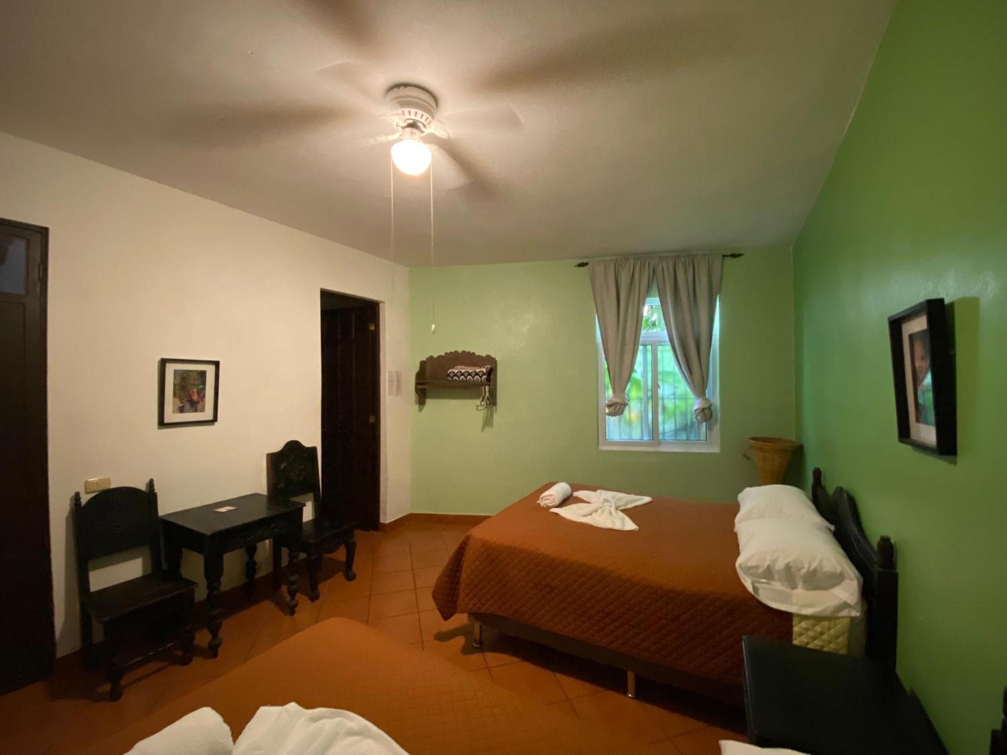 Mikaso Hotel San Pedro La Laguna Phòng bức ảnh